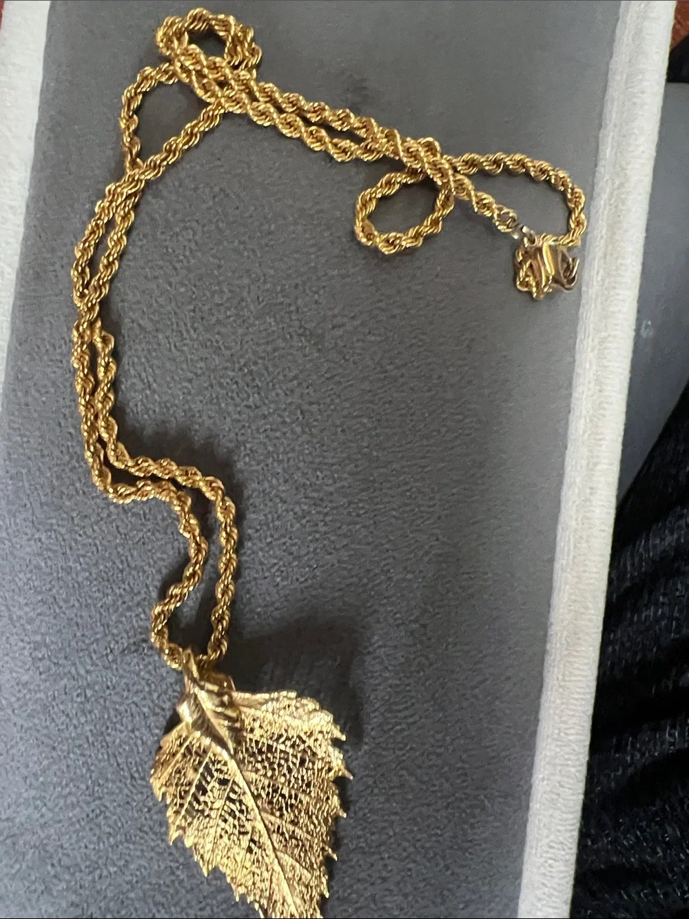 Vintage Gold Dipped Real Leaf Pendant Necklace - Intricate Filigree Rope Chain